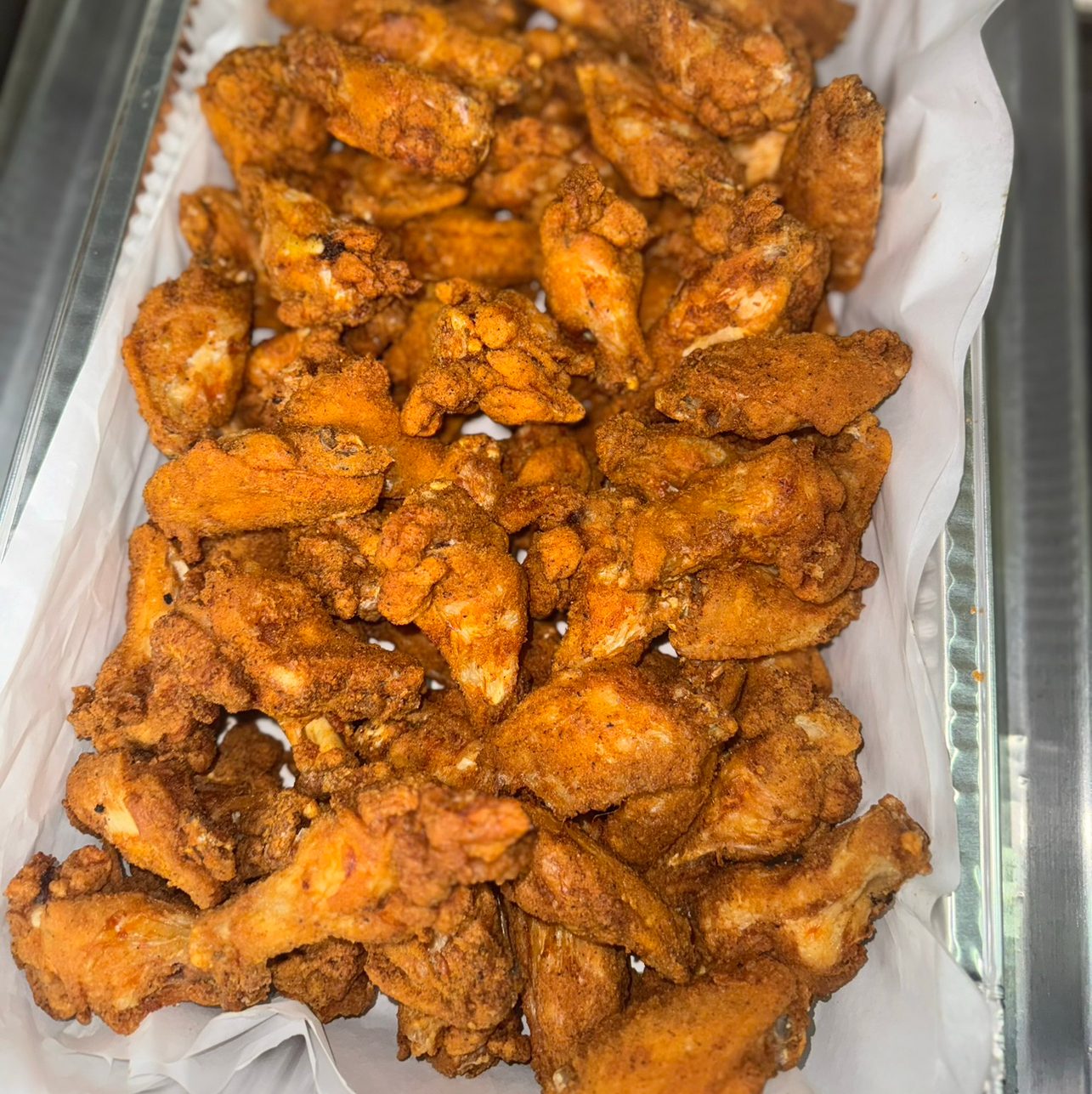 8 Piece Fried Party Wings Combo.