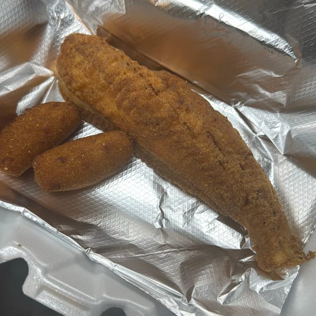 1 piece Protein (Catfish).
