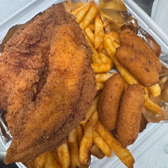 2 Pieces Cajun Catfish Combo.